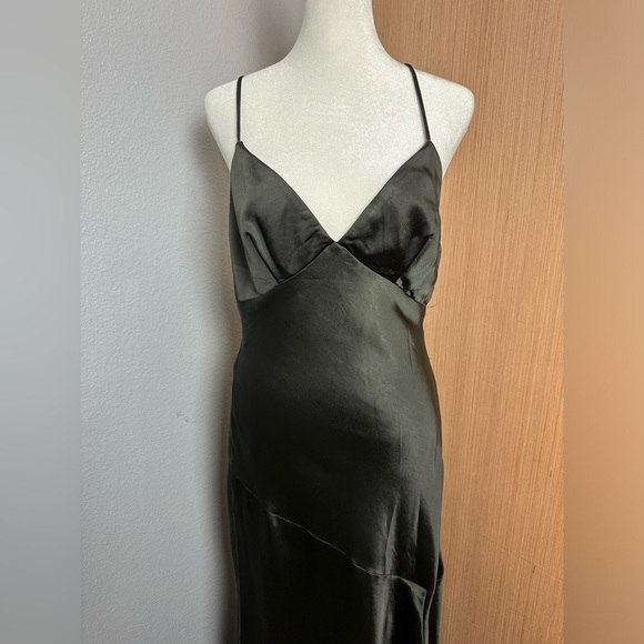 Selfie Leslie BLACK Downtown Cami Strap Front Split MIDI Dress, Size Medium (v) - Picture 4 of 11